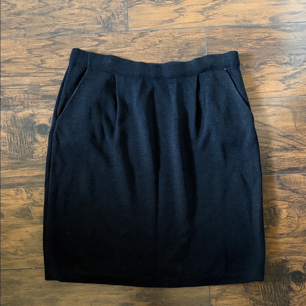 St. John Black Knit Pencil Skirt SZ 10
